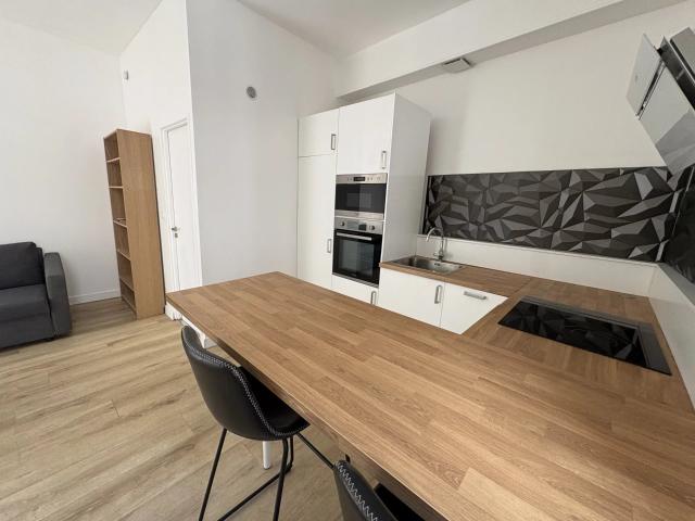Studio location à Écusson, Nîmes