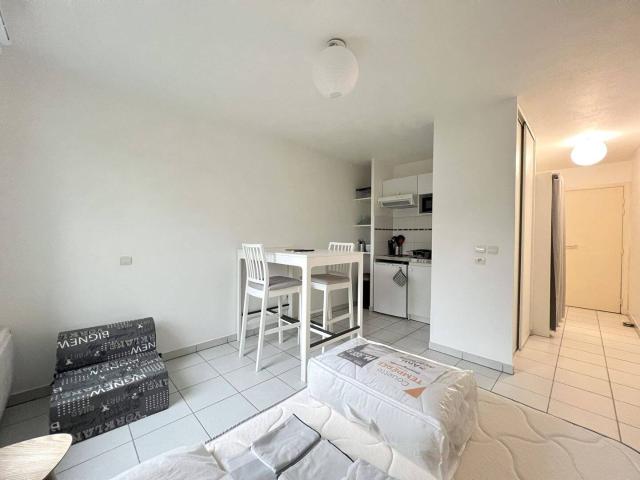 Studio location à Les Eyquems, Mérignac