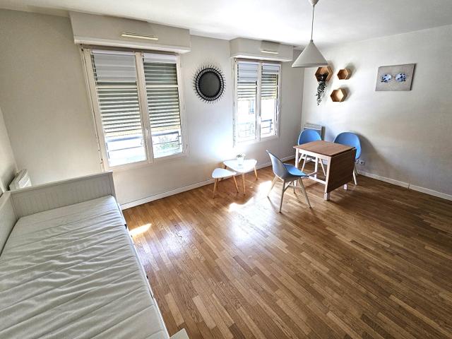 Studio location à Montigny-le-Bretonneux, Yvelines