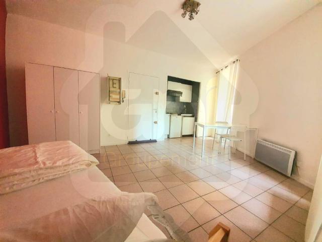 Studio location à Aix-en-Provence, Salon-de-provence