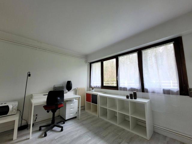 Studio location à Résidence le Debuche, Ville-d'Avray