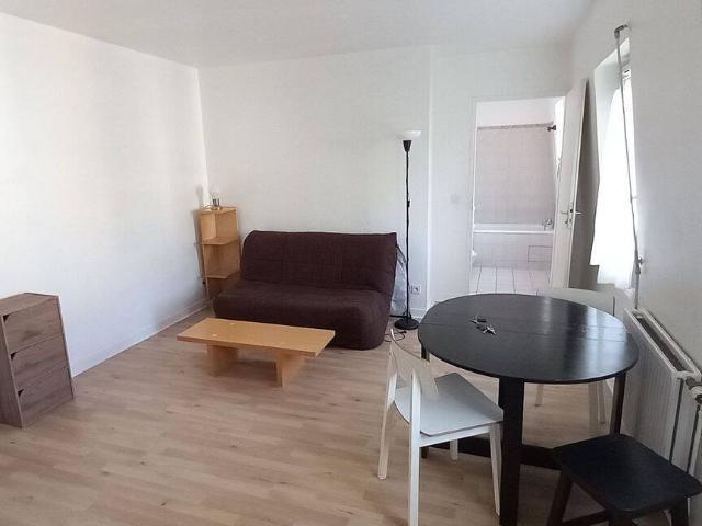 Studio location à Domaine de Louvois, Chaville