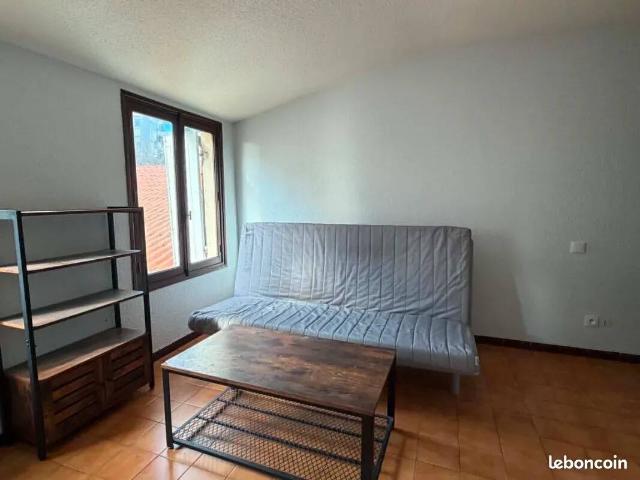 Studio location à Ville Active, Nîmes