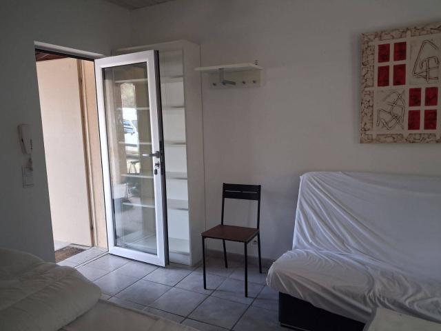 Studio location à Morières-lès-Avignon, Vaucluse