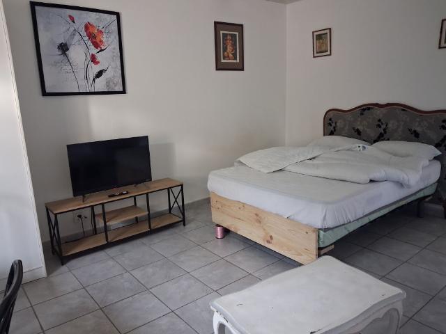 Studio location à Châteauneuf-de-Gadagne, Vaucluse