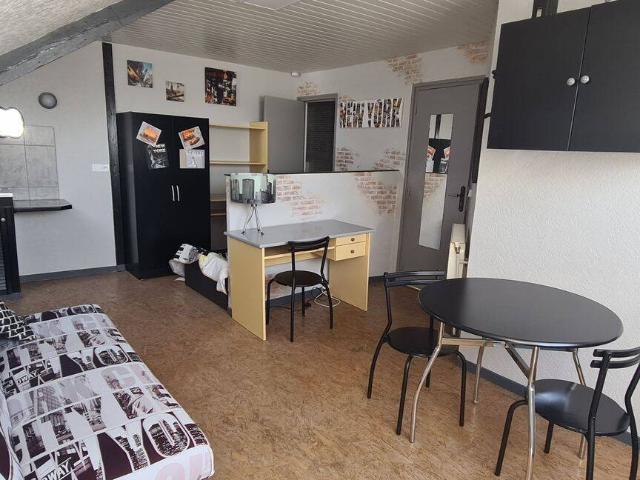 Studio location à Béguinage des Vieux Ménages, Saint-Quentin