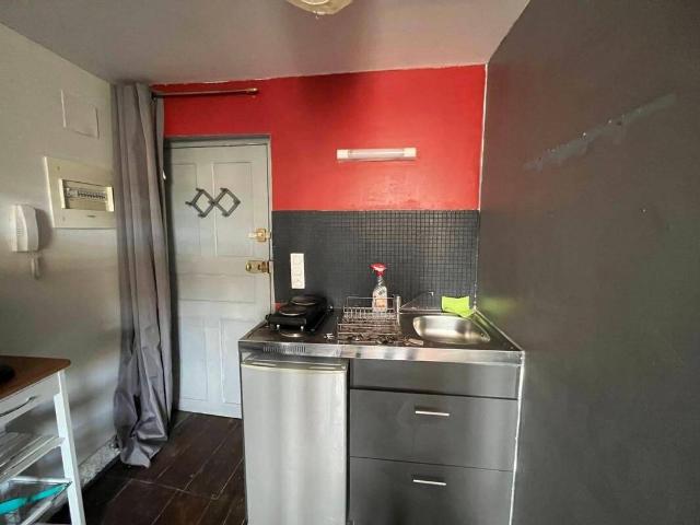 Studio location à Lotissement la Combasse, Saint-Étienne-du-Valdonnez