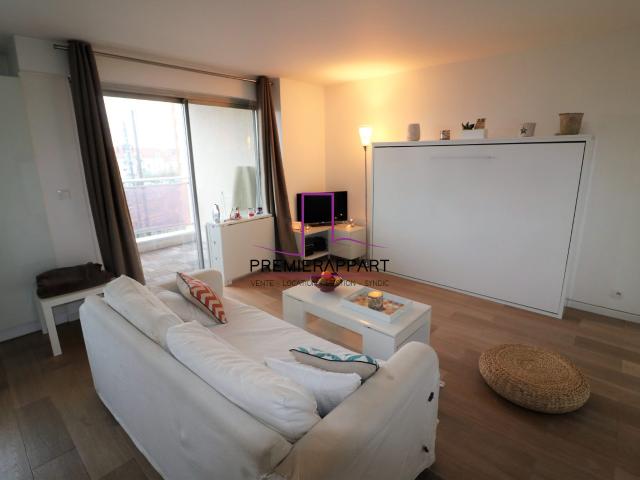 Studio location à Saint-Germain-en-Laye, Houilles