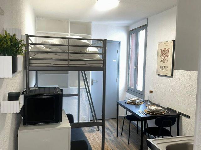 Studio location à Les Bughes, Clermont-Ferrand