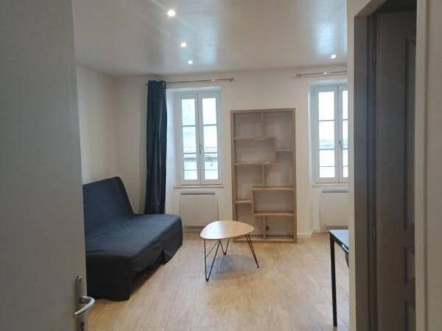 Studio location à Faubourg Saint-Eutrope, Saint-Jean-d'Angély
