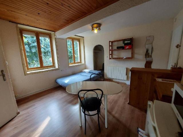 Studio location à Le Grillet, Porte des Pierres Dorées