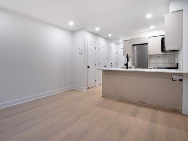 Apartment for rent in St. Leonard's, Quebec