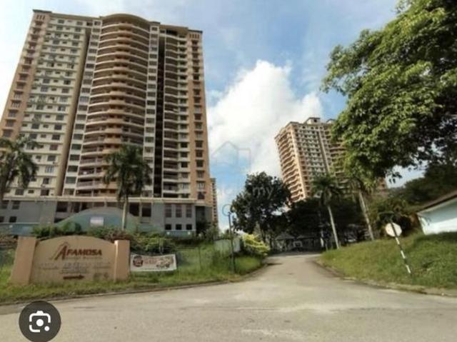 Condominium for sale in Malaka