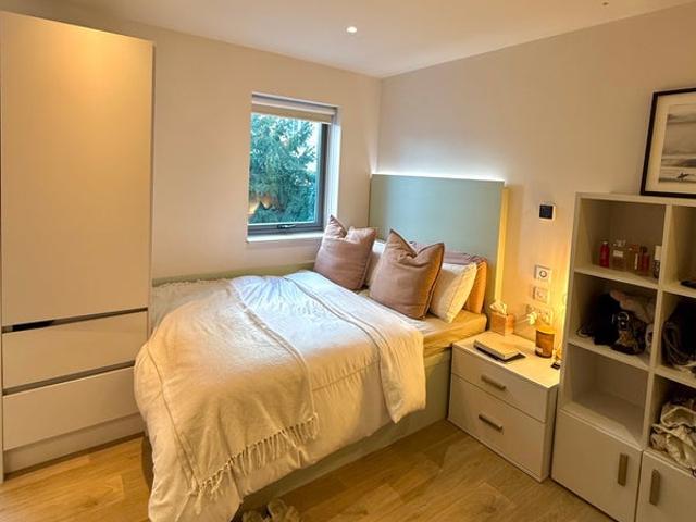 Studio for rent in Spike Island, Bristol