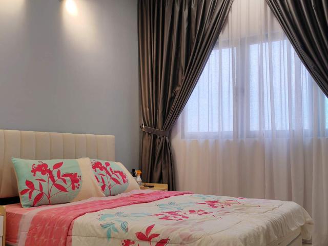 Room for rent in Petaling, Alam Impian