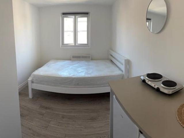 Studio for rent in Leyton, Greater London