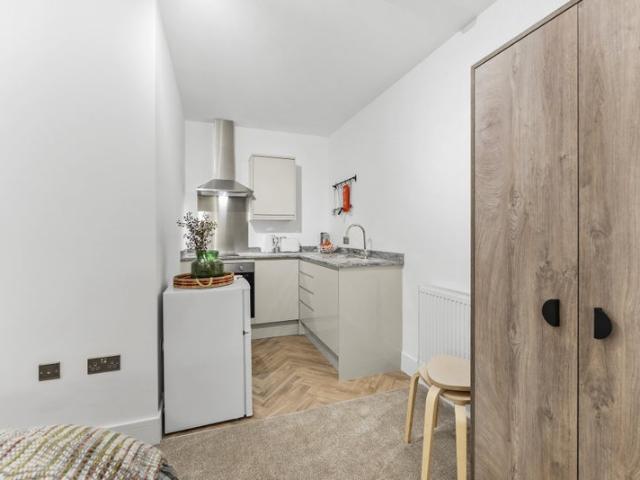 Studio for rent in Upperton, Eastbourne