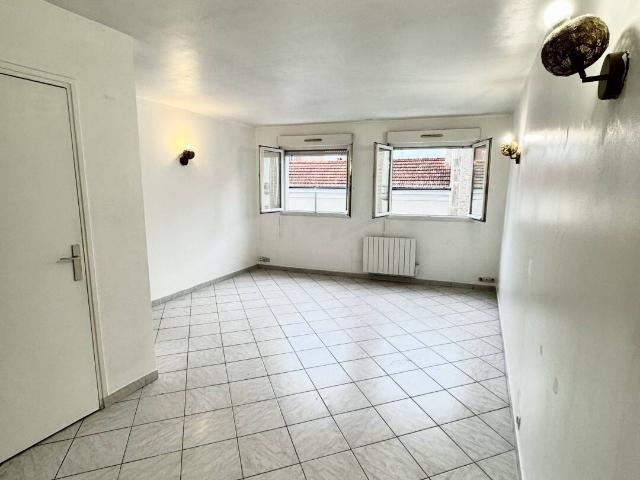 Studio location à Pont du Port à l'Anglais, Alfortville