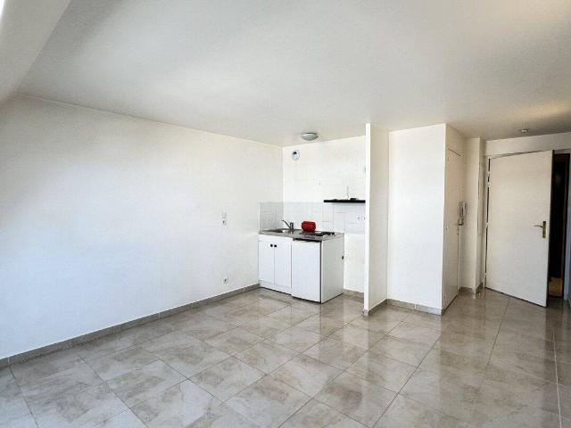 Studio location à Pont du Port à l'Anglais, Alfortville