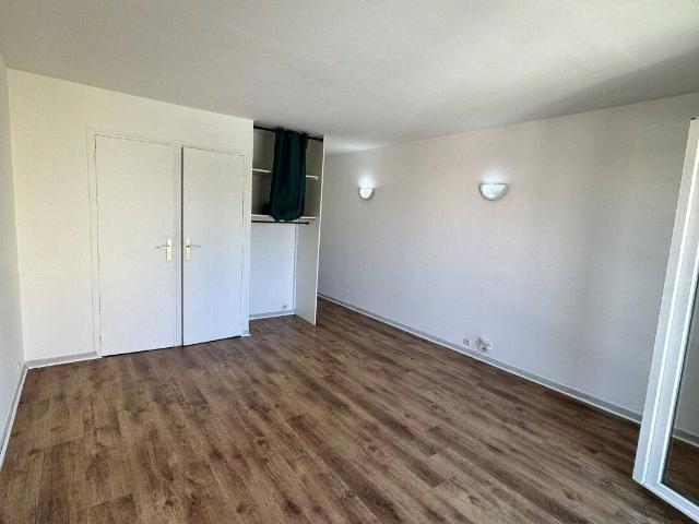 Studio location à Pont du Port à l'Anglais, Alfortville
