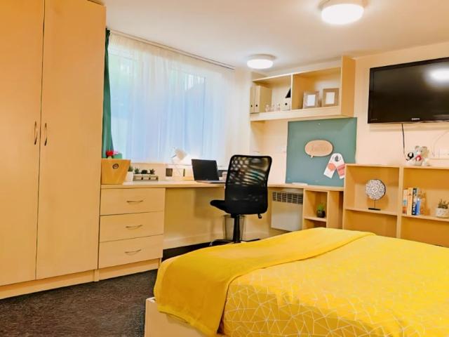 Studio for rent in Elmfield, Leicestershire