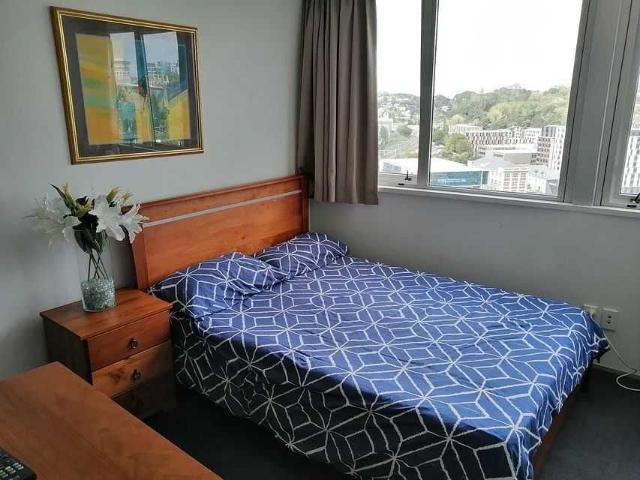 House for rent in Te Tōangaroa, Auckland