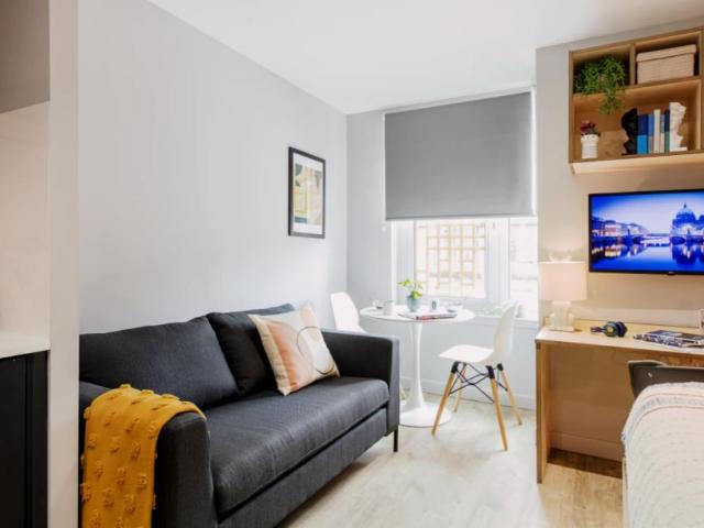 Studio for rent in Fountainbridge, Scotland