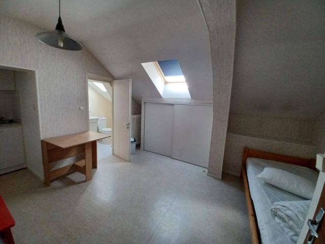 Studio location à Zone industrielle de Saint-Porchaire, Bressuire