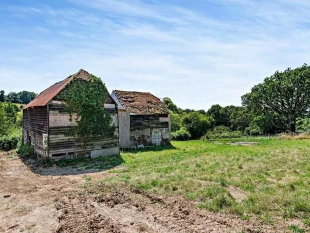 House for sale in Southborough, Sandown Park