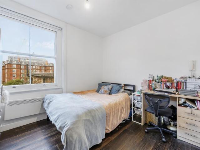 Studio for rent in West Kensington, Greater London