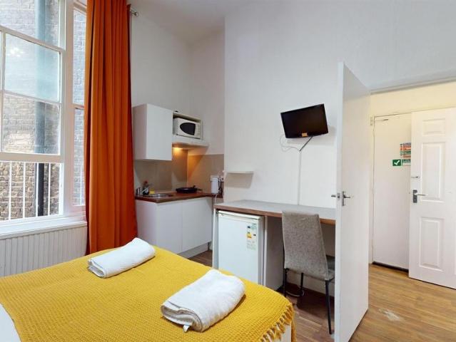 Apartment for rent in Earl's Court, Greater London