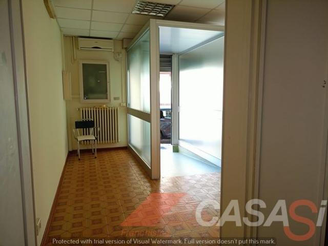 Ufficio in vendita a Maglie, Lecce
