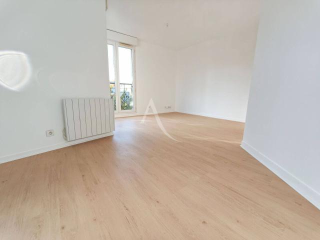 Studio location à Les Essarts, Cergy