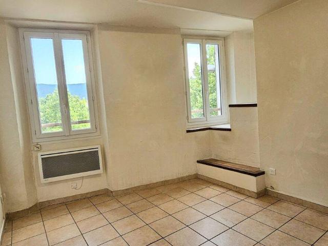 Studio location à Gonfaron, Var