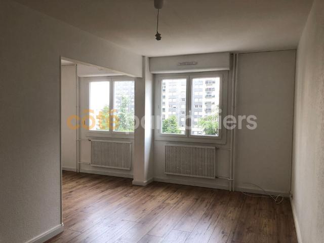 Studio location à Clermont-Ferrand, Aubière