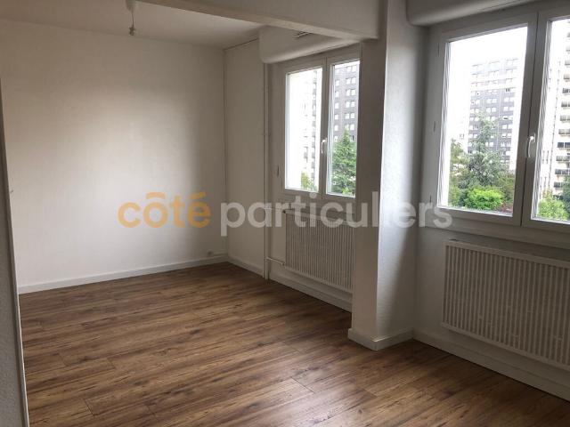 Studio location à Clermont-Ferrand, Aubière