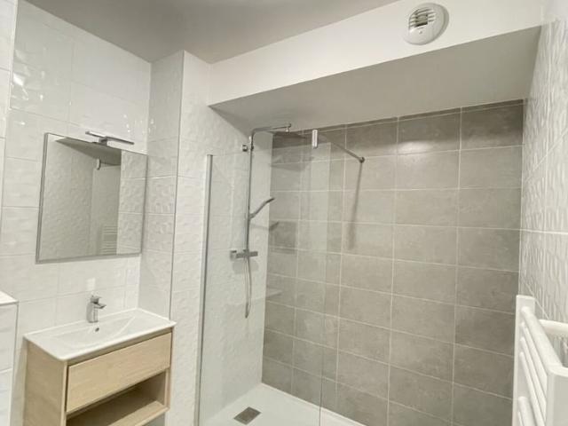 Studio location à Nanterre, Courbevoie