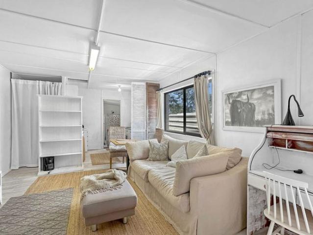 Granny Flat for rent in Oak Flats Dc, New South Wales