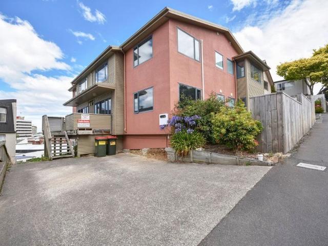 Property for rent in Blackhead, Otago