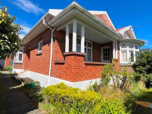 Property for rent in Otakou