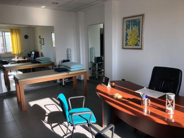 Ufficio in affitto a Commenda, Puglia