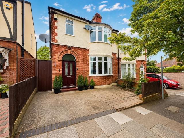 Studio for rent in Spring Park, Luton