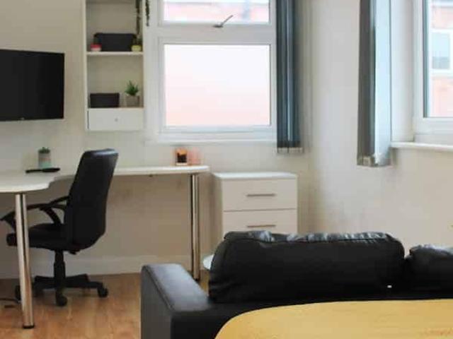 Studio for rent in Bede Island, Old Wharf