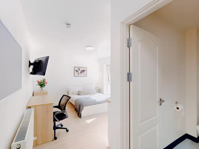Studio for rent in Metchley, Birmingham