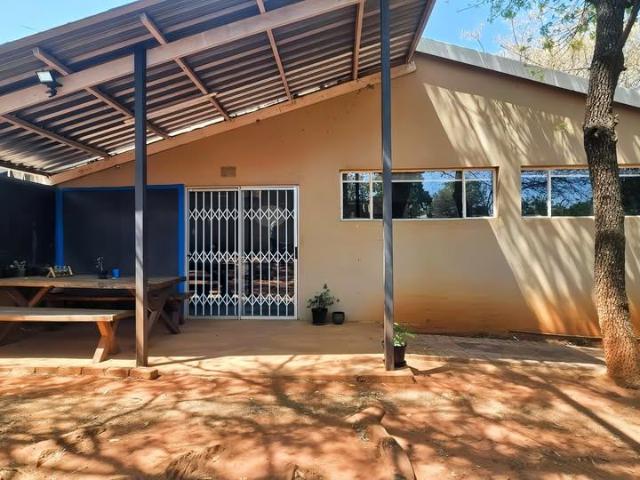 Apartment for rent in Floracliffe, Roodepoort