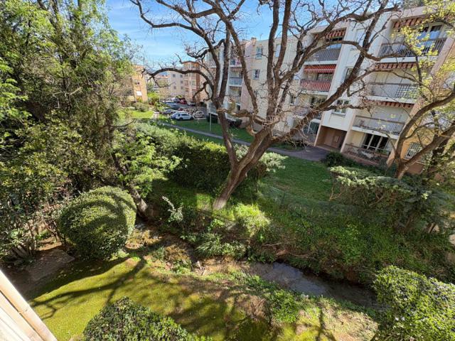 Appartement vente à Arrondissement de Toulon, Hyères