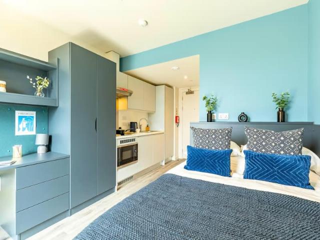Studio for rent in Stirchley, West Midlands