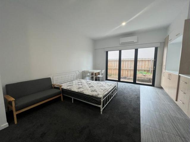 Granny Flat for rent in Geelong, Victoria