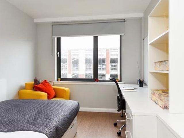 Studio for rent in Calton, Glasgow