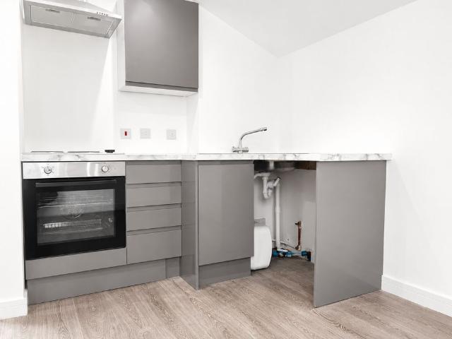 Studio for rent in London Borough of Croydon, Greater London